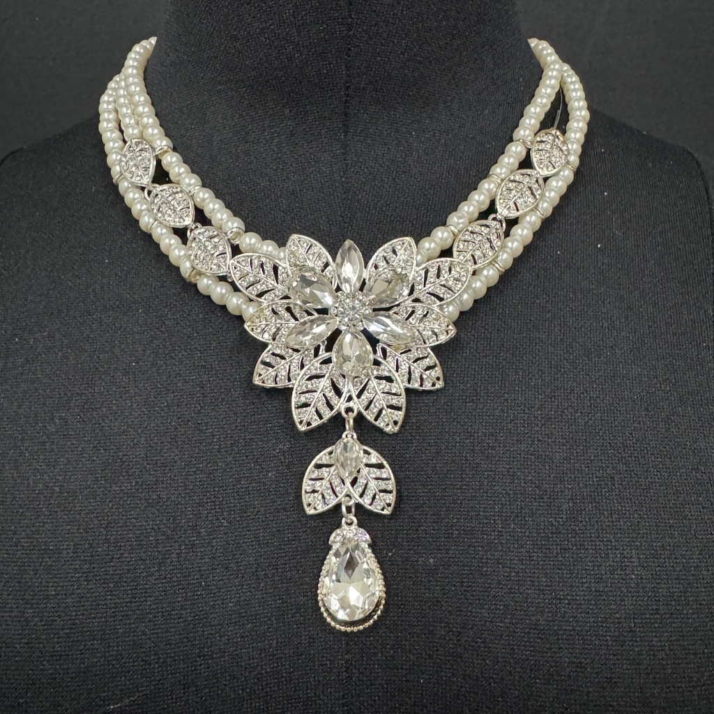 Vintage jewelryเลียนแบบมุกต่างหูเพชรสร้อยคอมุกสร้อยคอปาร์ตี้ชุดสีเงิน Pearl necklace