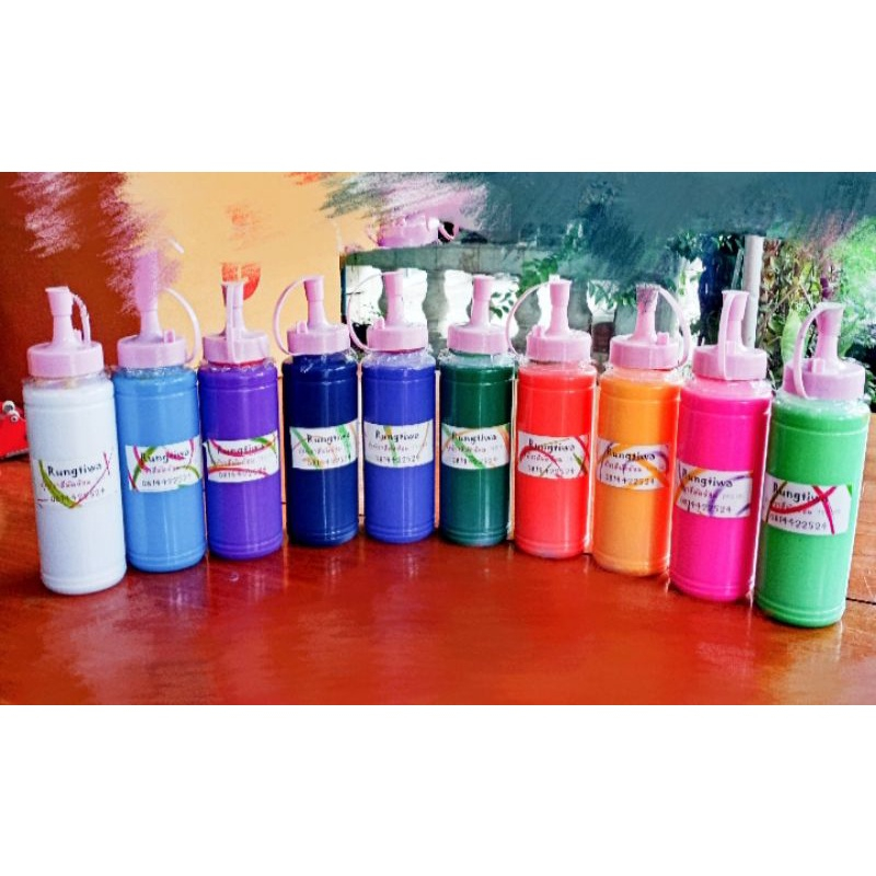 สีมัดย้อมหลากสี สีสำเร็จรูปมีสีสันสดใสสีไม่ตกไม่ต้มน้ำ แค่ผึ่งแดดผึ่งลม ล้างน้ำเดียวสะอาด ใช้กับผ้าทุกชนิดใยโพลีเอสเตอร์