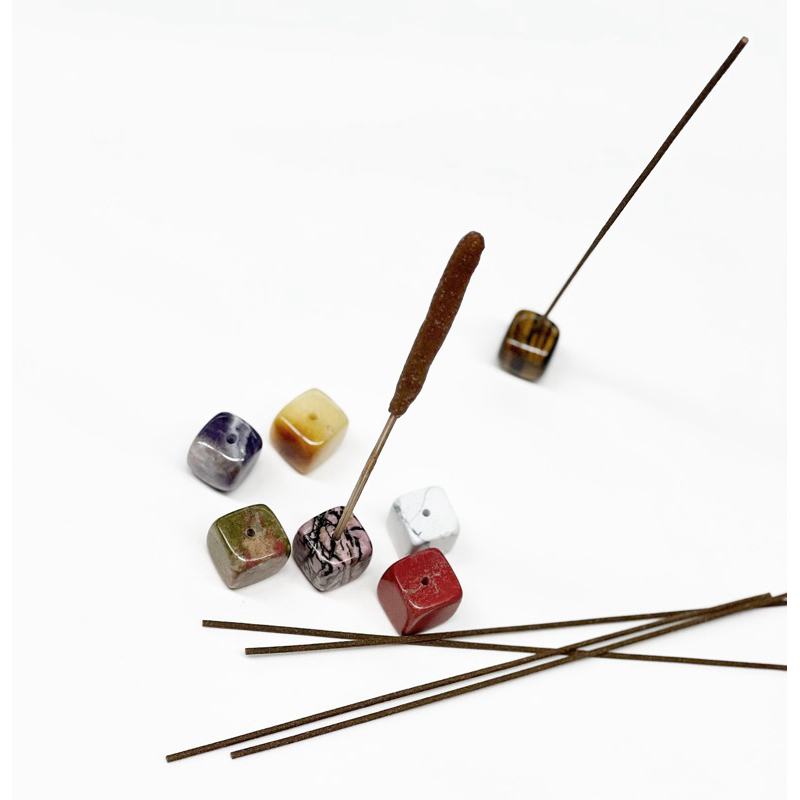 Aroma&More หินคริสตัล สำหรับวางก้านธูป Crystal incense holder หินธรรมชาติ ขัดเงา วางตกแต่ง ขนาด 2x2x2cm ราคา ถูกที่สุด ดีลบีเคเค แกลเลอรีภาพที่ 9