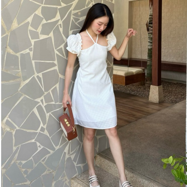 (ล็อตสุดท้ายผ้าหมด)Whiteline dress รุ่น Waffle เดรสสั้นแขนพองสีขาว/ชมพูนมเย็น หลังสม็อค มีโบว์ที่คอผูกเอง (พร้อมส่ง)