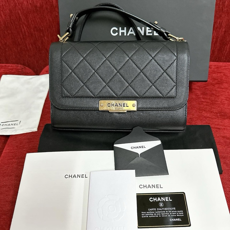 ส่งต่อ CHANEL click label flap bag small black holo 23