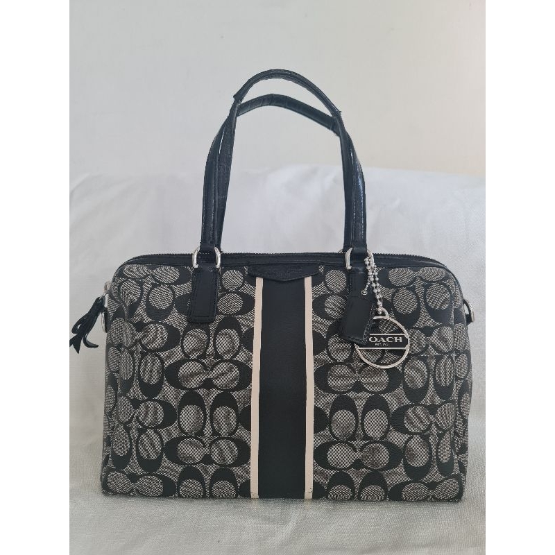 กระเป๋าหนัง COACH F30662 กรุณาอ่านรายระเอียดกระเป๋าเป็นสินค้ามือสอง