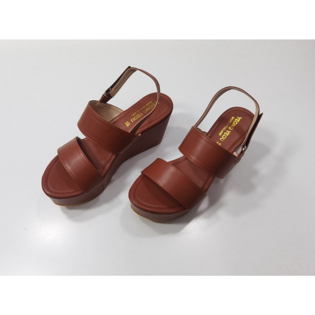 lin lin big shop​ รองเท้าแตะแฟชั่นส้นเตารีดสองตอนรัดส้นหนังออยนิ่ม รหัส​yy2523