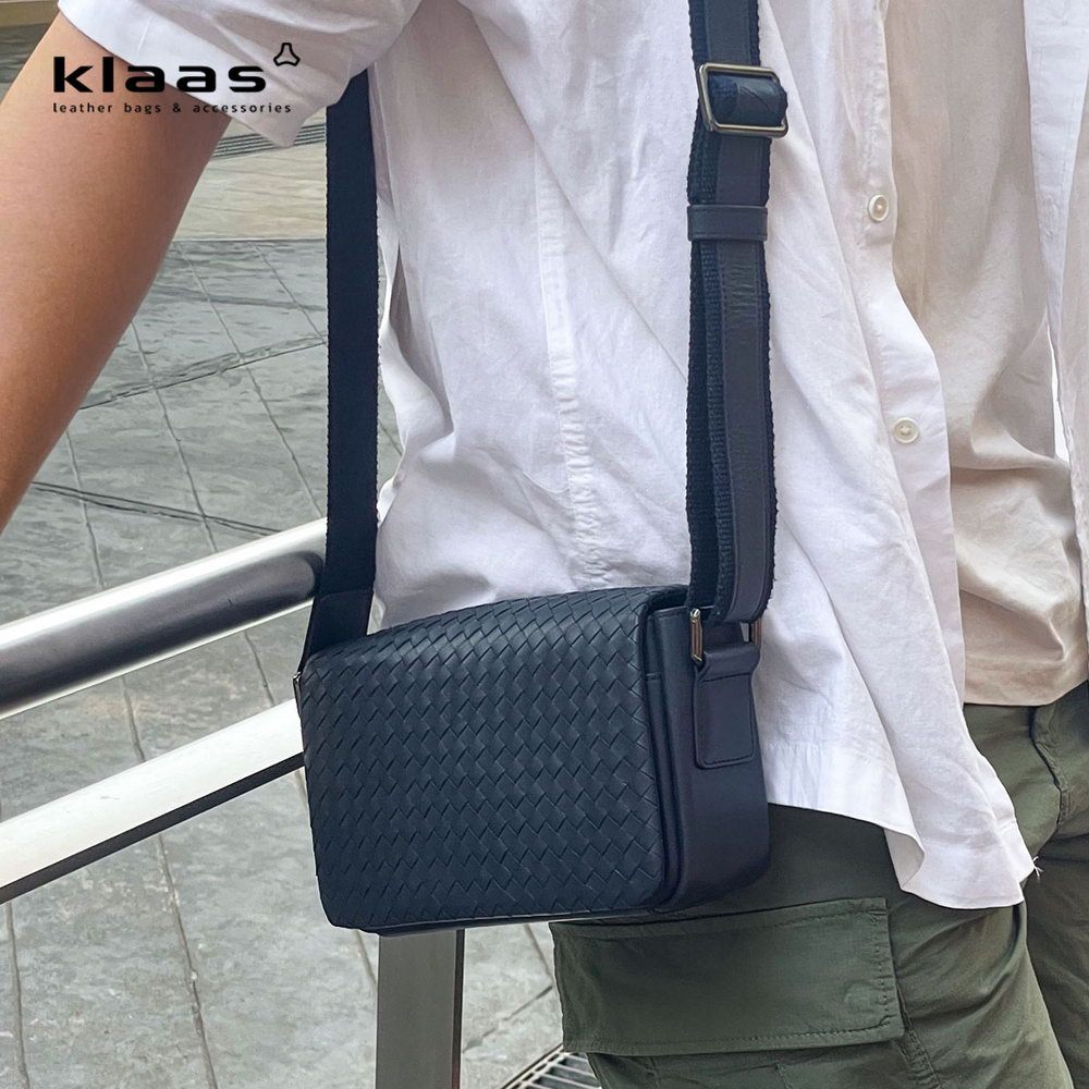 02-499 mini crossbody bag intrecciato กระเป๋าสะพายสานหนังแท้ กระเป๋าผู้ชายสานหนังแท้ แบรนด์ klaas ของแท้