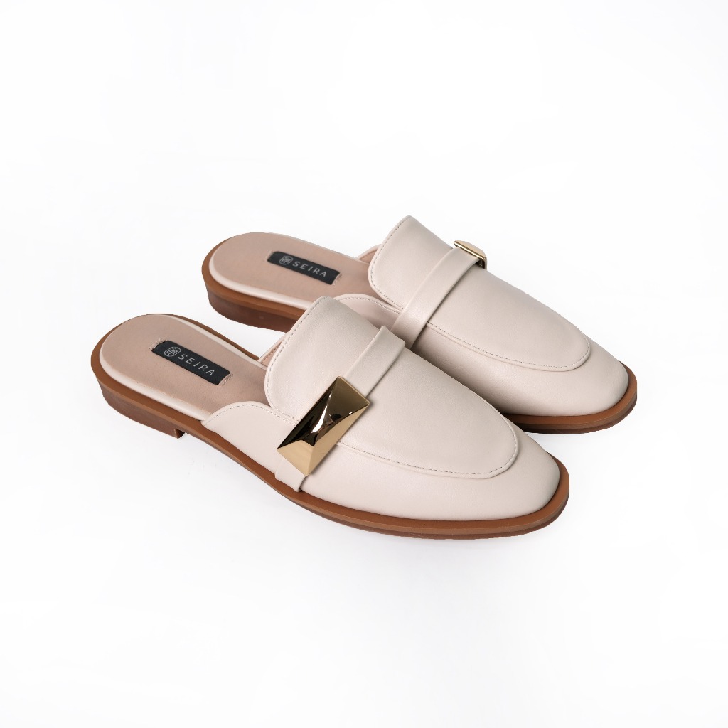 Seira - London Loafer Mules รองเท้าเปิดส้น ส้นเตี้ย อะไหล่ทรงพีระมิด สีทอง