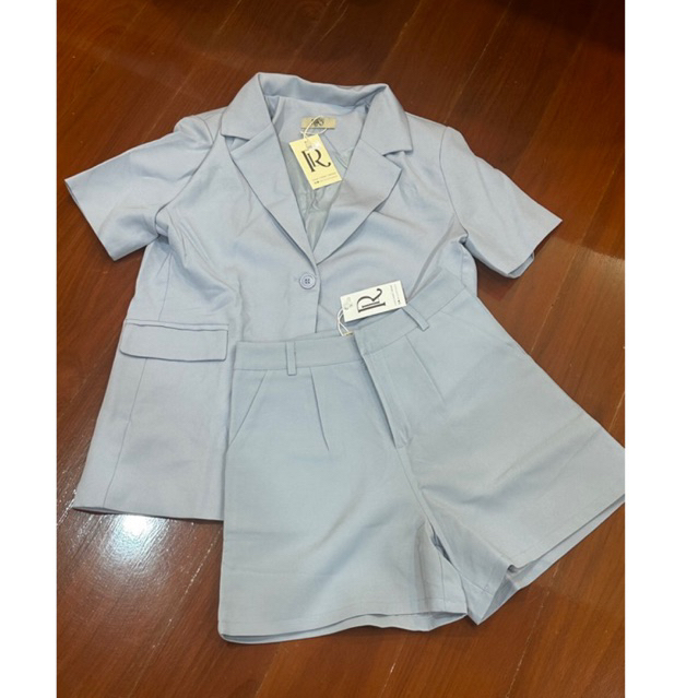 ส่งต่อ Riley apparels ชุดเซ็ต เบลเซอร์แขนสั้น+กางเกงขาสั้น สีฟ้า Baby blue