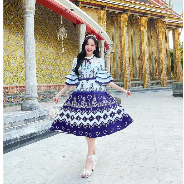 Chanya Dress เดรสยาวชุดไทยประยุกต์สีฟ้าน้ำเงิน แขนแต่งระบายสามชั้น คอเสื้อแต่งผ้าลูกไม้สีขาว งานพิมพ์ลาย ผ้านิ่มใส่สบาย