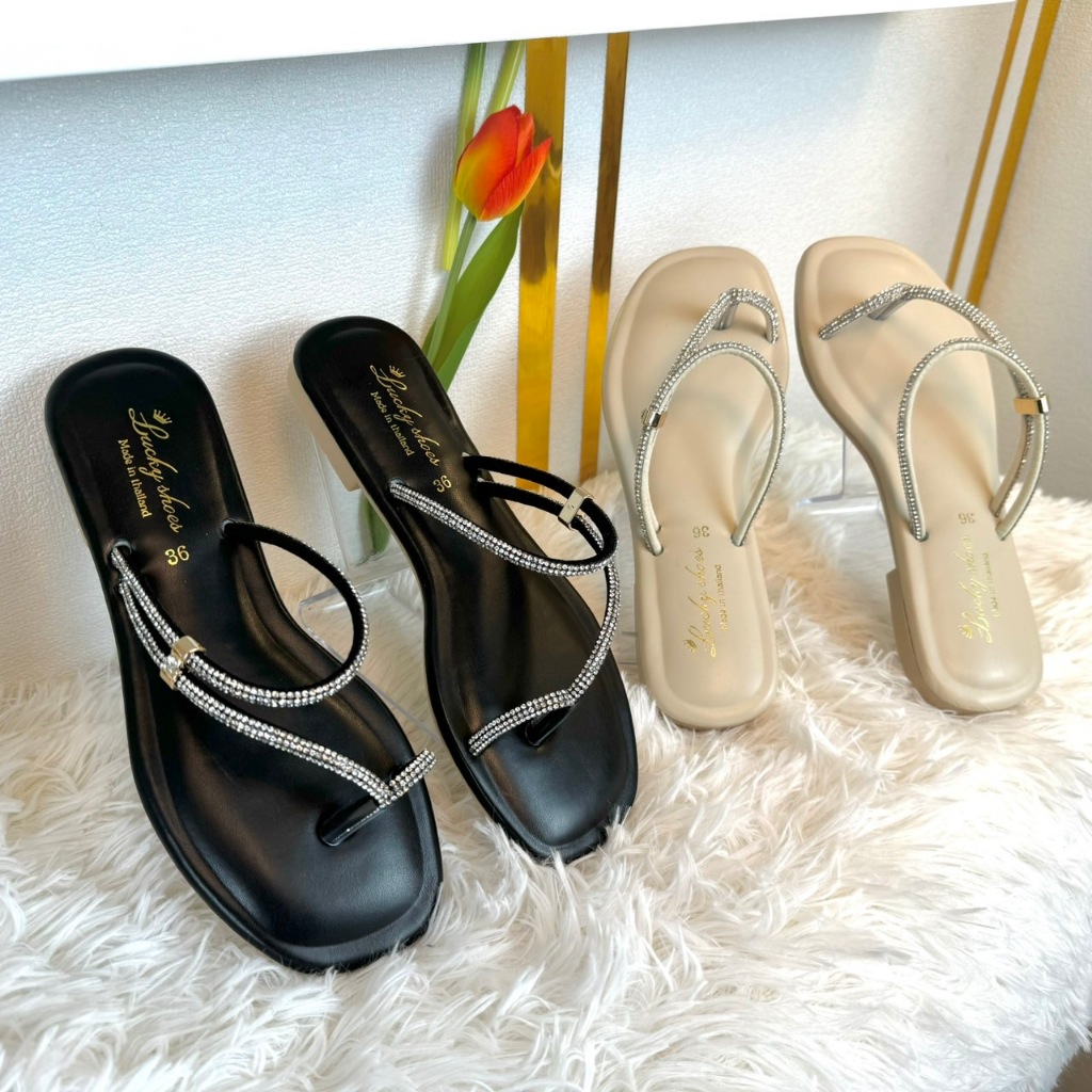 รองเท้าแฟชั่นผู้หญิง หูคีบเพชรสวมโป้ง แบบใหม่มาแรง รหัส L-111