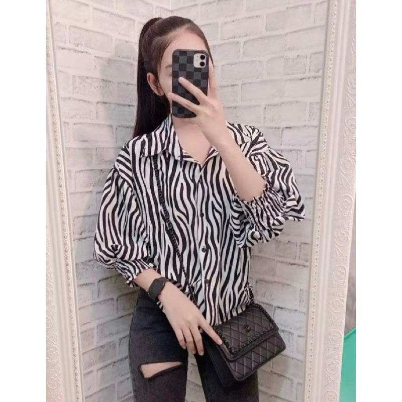 OPV สินค้าพร้อมส่ง เสื้อเชิ้ต ลายม้าลาย ขาวดำ แขนพองจั๊มปลายสวยๆ เสื้อเชิ้ตแขนยาว