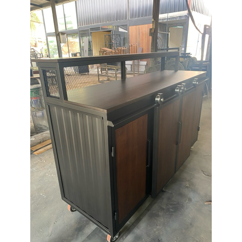 เคาน์เตอร์ประตูทึบ บานสไลด์ตรงกลางทำจากไม้ยางพารา#ขนาดยาว150x50x90ระดับบาร์20Cmด้านข้างและด้านหลังเป็นเมทัลชีส#ตู้ไม้