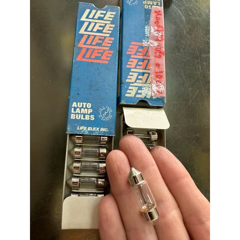 LIFE หลอดฟิวส์/หลอดไฟในเก๋ง 24V 5W size 10*31 /ดวงละ  japan🇯🇵