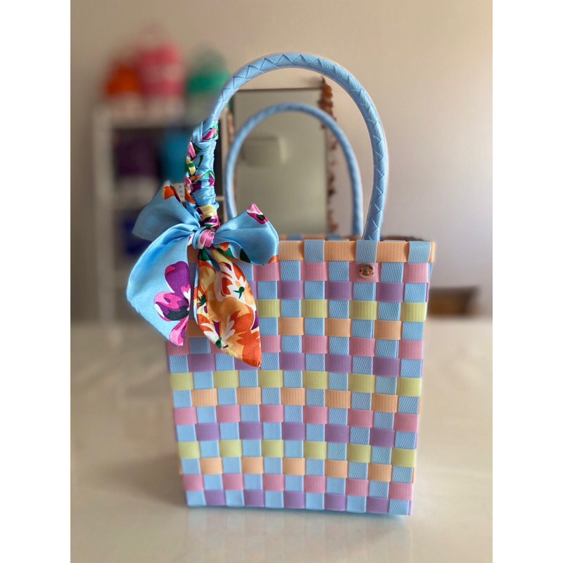 กระเป๋าเส้นสานพลาสติกแฟชั่นใบเล็ก