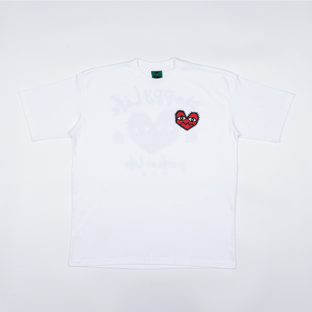 blackcactus เสื้อทรงหลวม สีขาว ผ้าค๊อตต้อน สกรีนลาย หัวใจ BS218