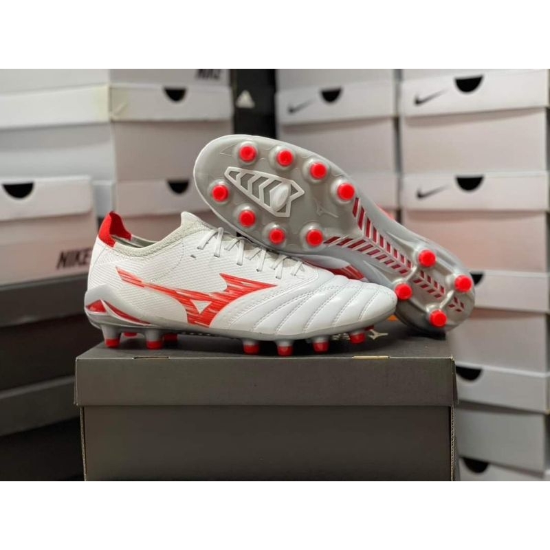 รองเท้าสตั๊ดสีขาวชมพู Mizuno Japan สตั๊ดหนังแท้ ใส่ไม่พอดีเปลี่ยนไซส์ได้ สินค้าใช้เวลาเดินทาง 2-3 วัน
