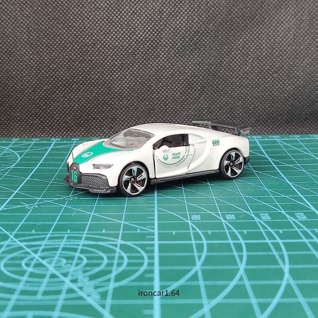 majorette bugatti chiron pur sport ลายตำรวจ DUBAI หายาก