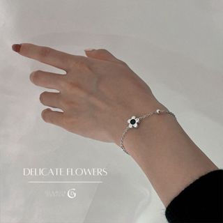 GLAMOR✨ กําไลเท่ๆ Delicate Flowers ข้อมือเงิน เงินแท้ สร้อยข…