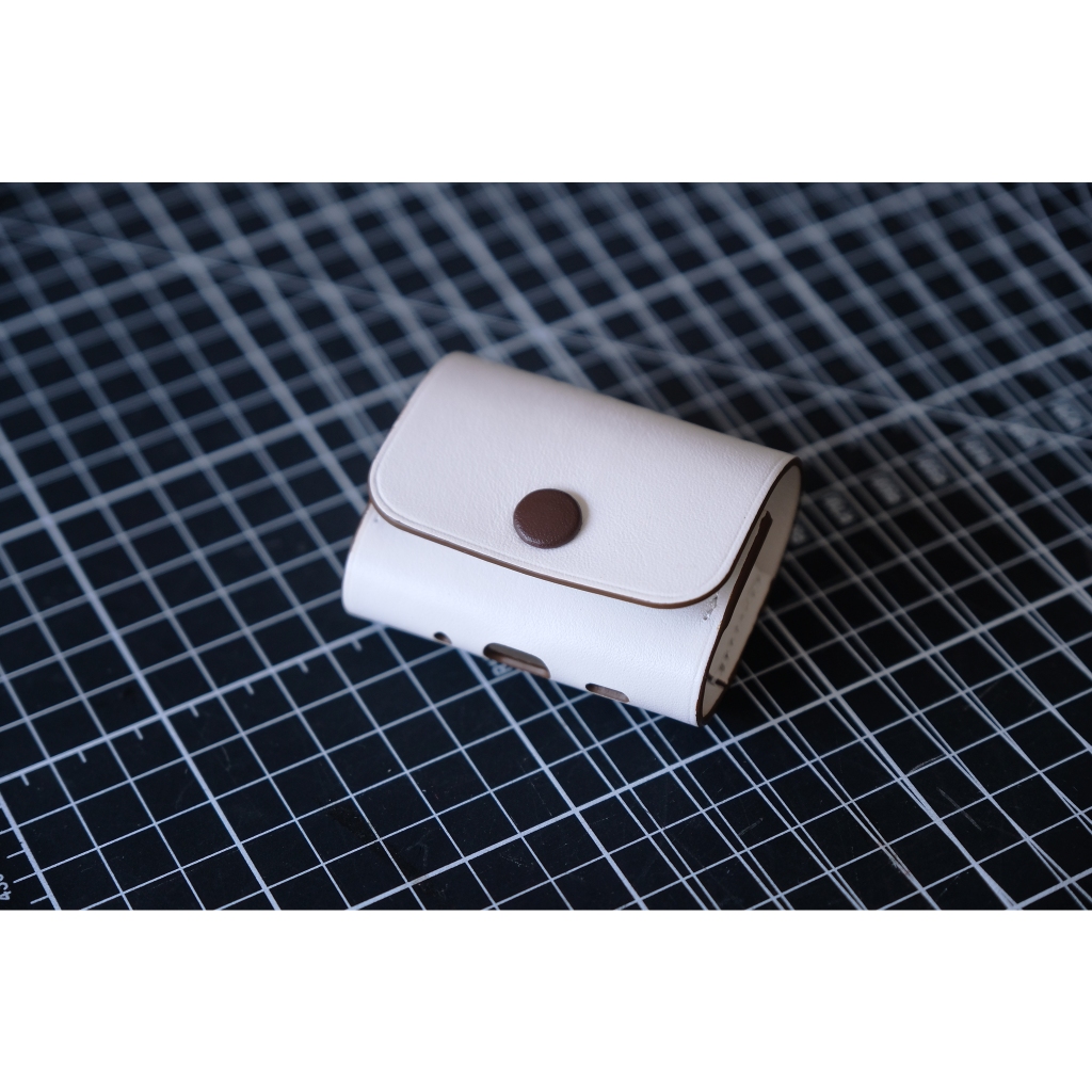 Airpods Pro / Airpods Pro 2 Leather Case - OFF White 2 tone