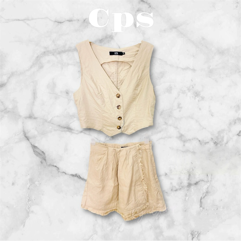[ส่งต่อ] Cps Chaps แท้💯 Set ชุดเซ็ต เสื้อกั๊ก + กางเกงกระโปรง (สีกากี)