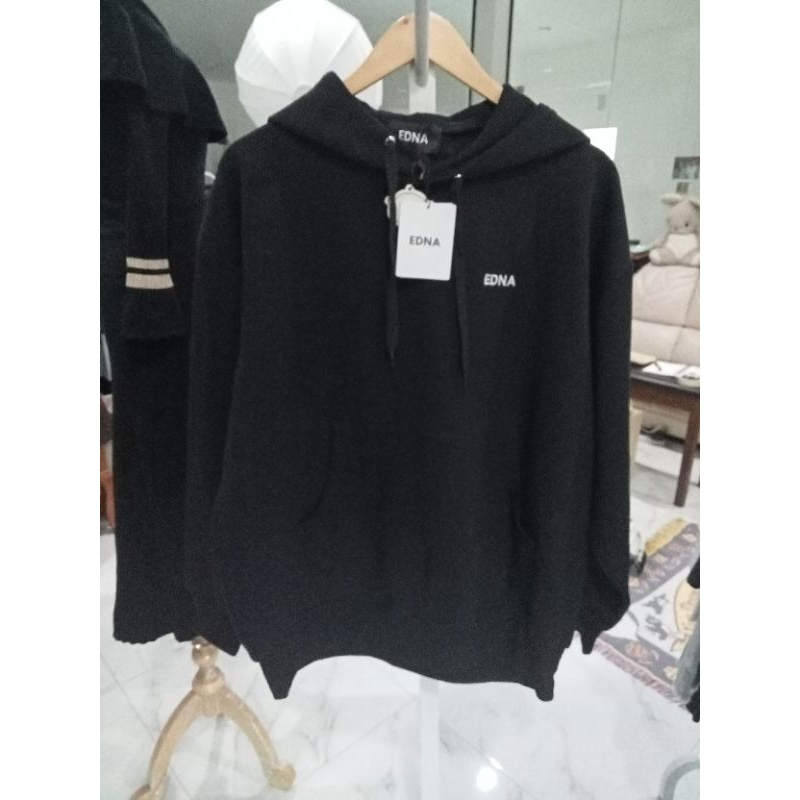 EDNA/SWEATER HOODIE เสื้อฮู้ดสีดำปักอกมือ 1 สไตล์ญี่ปุ่น