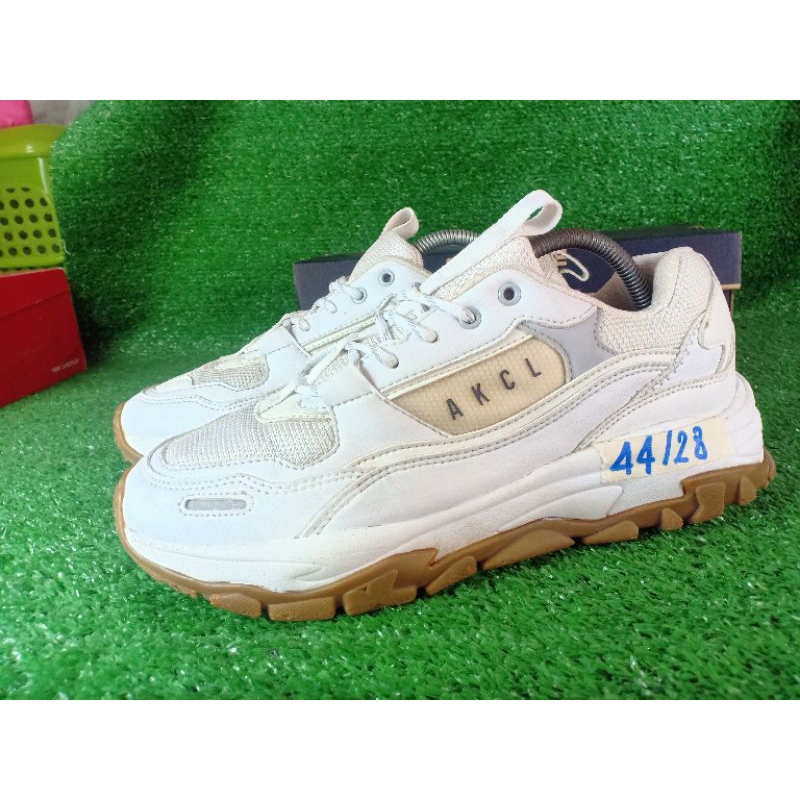 AKCL ไซต์ 44/28 สภาพเดิม พื้นเต็ม ซอฟเดิมไม่มีปะส้น สภาพ 99%