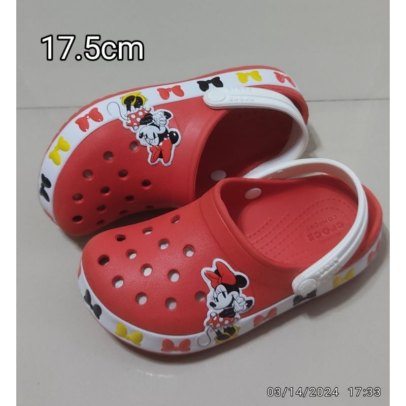 Crocs รองเท้าลำลองเด็กมือสองสภาพสวย