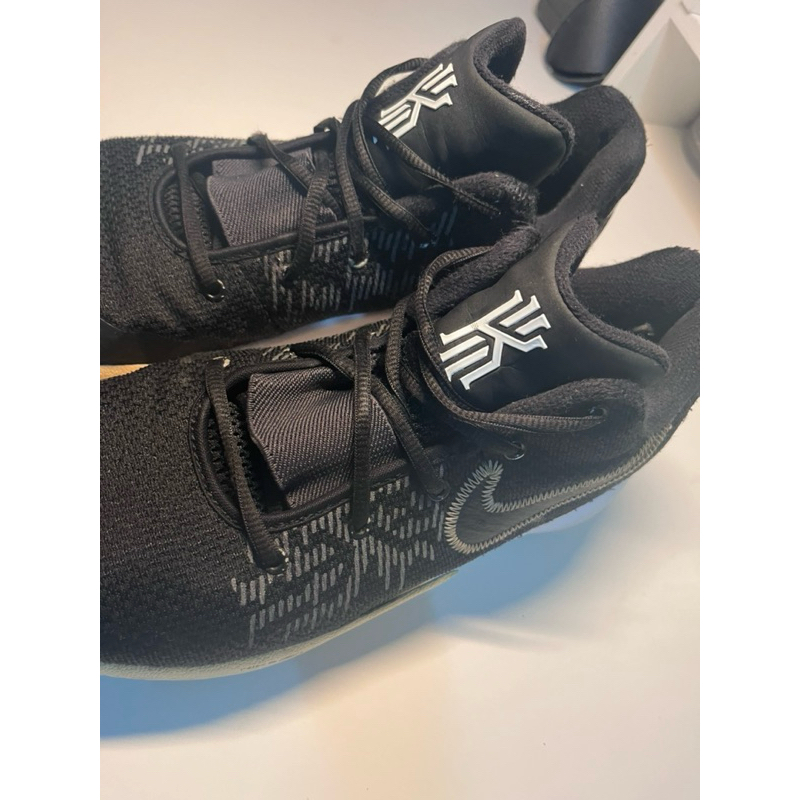 Nike Kyrie รองเท้าบาสมือ2