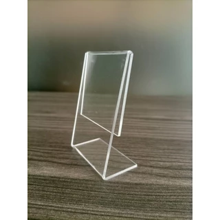 ป้ายอะคริลิคตั้งโต๊ะ A8 แนวตั้ง 3x5x5.5x8.5 cm อะคริลิคใส โชว์ 1 ด้าน ทรง L
