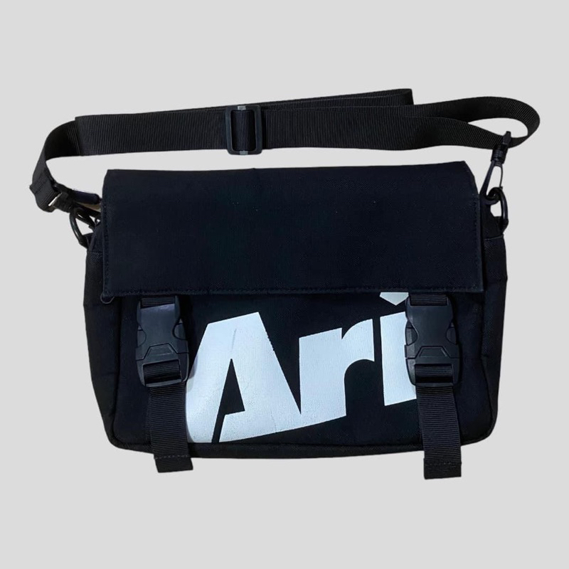 ARI EXPLORE POUCH BAG มือสอง ใหม่มาก