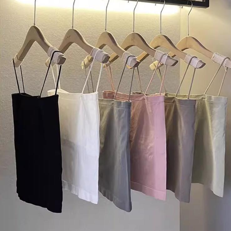 เสื้อกล้าม สายเดี่ยวสายฝอ มีบราไร้ขอบ ทรงสวย A35