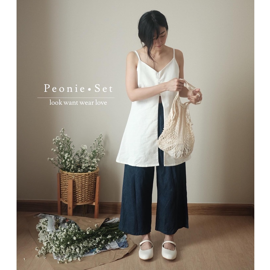 Peonie top - เฉพาะเสื้อสายเดี่ยวอย่างเดียว Morely