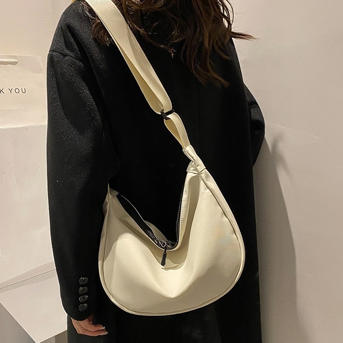 (มีส่งด่วน) tokyosellected(T1743) กระเป๋าผ้าสะพายข้าง แฟชั่น สีสด มี 4 สี - รูปที่ 5