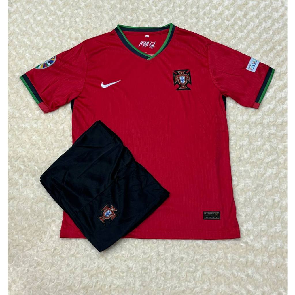 ชุดกีฬาฟุตบอล ทีมชาติPortugal Red home.(Euro 2024) แขนสั้น ชุดฟุตบอลผู้ใหญ่ ได้ทั้งชุด เสื้อบอลและกางเกงบอล ราคาถูก