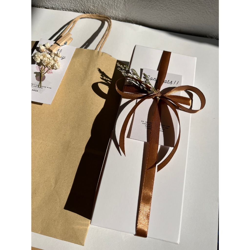 Gift box G29 ไม้หอมกระจายกลิ่น 30 ml กล่องขาว โบว์น้ำตาล พร้อมถุงกระดาษ