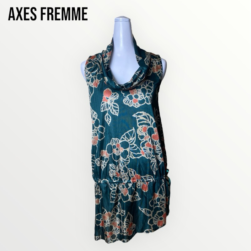 Axes Femme เดรสคอถ่วงสีเขียว