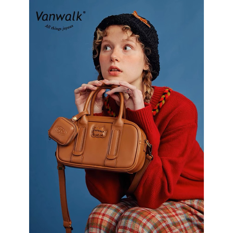 พร้อมส่ง Vanwalk กระเป๋าถือ🍪 คอล lucky house + สาย crossbody/pounch★ (ใช้โค้ดลด 30% max 1,000) จากช็อปแท้ 💯
