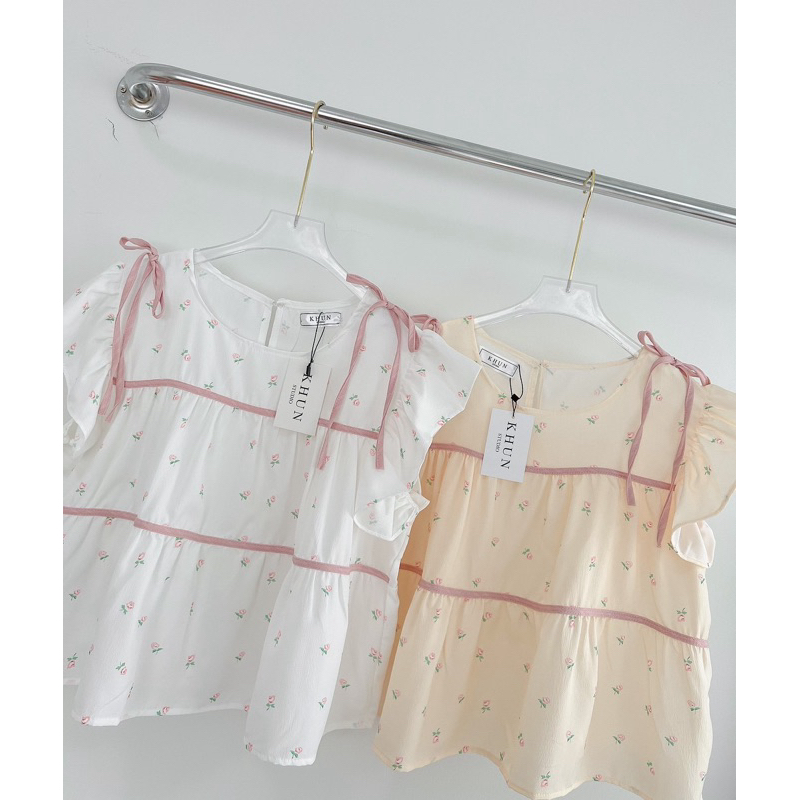 KHUN เสื้อแขนระบายผ้าพิมพ์ลายเสื้อน่ารักมาก🏷KHUN