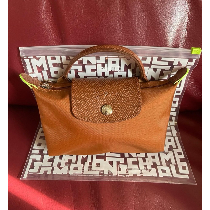 longchamp cosmetics  สี cognac