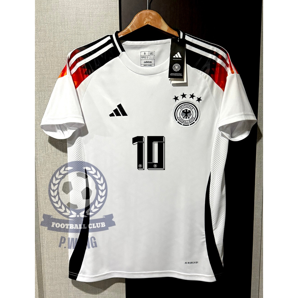 New!! เสื้อฟุตบอลทีมชาติ เยอรมัน Home ชุดเหย้า ยูโร 2024 เกรดแฟนบอล [ 3A ] สีขาว พร้อมชื่อเบอร์นักเตะ รับประกันคุณภาพ