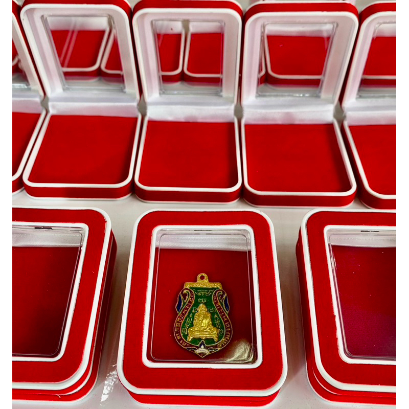 กล่องพระ 10 ชิ้น กล่องกำมะหยี่แดง ฝาใส ขนาด 7x6x2 cm. เพิ่มทรัพย์กล่องพระ ราคา ถูกที่สุด ดีลบีเคเค แกลเลอรีภาพที่ 4