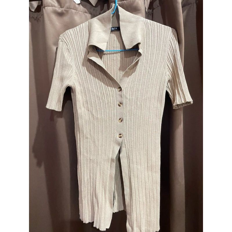 เสื้อคอปกมีกระดุม สีน้ำตาล ป้าย cps มือ2