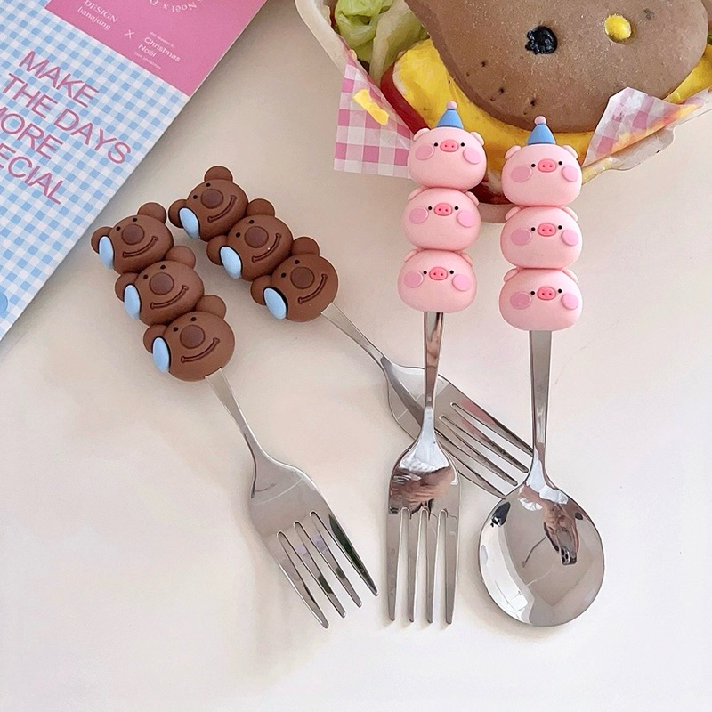 พร้อมส่ง (เซตคู่) ช้อนส้อม Little Bear / Piggy น้องหมี และ หมูน้อย ช้อนส้อมน่ารัก ชุดเซต Spoon Fork 15011