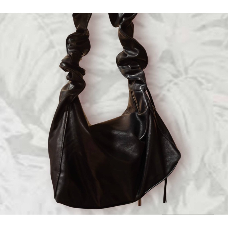 🎀 SHOOPEN 🌈 Soft Shirring bag แท้ 100% หนังวีแกน รุ่น HPABGD205M |ส่งต่อค่ะ สภาพดี 95% เลย|