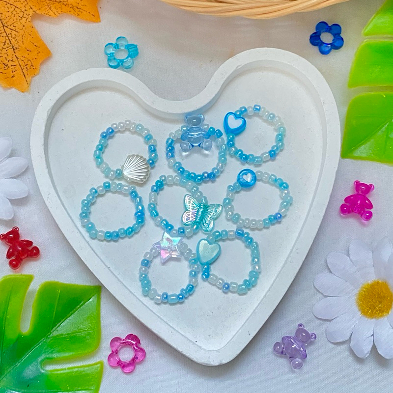 พร้อมส่ง 🩵 แหวนลูกปัดโทนสีฟ้า เลือกจี้ได้ค่ะ