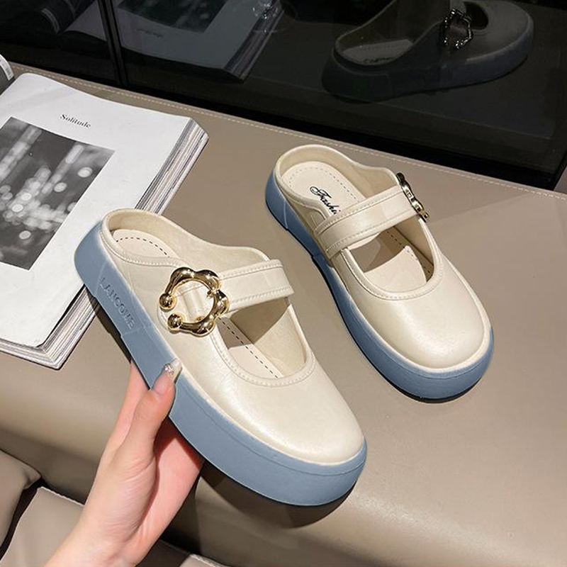 LGShoes พร้อมส่งทุกพื้นที่ รองเท้าแฟชั่นดีไซน์นักเรียน รุ่นนี้คือน่ารักกรุบกริบมาก มีให้เลือกถึง 4 สี วัสดุคุณภาพดีสุดๆ