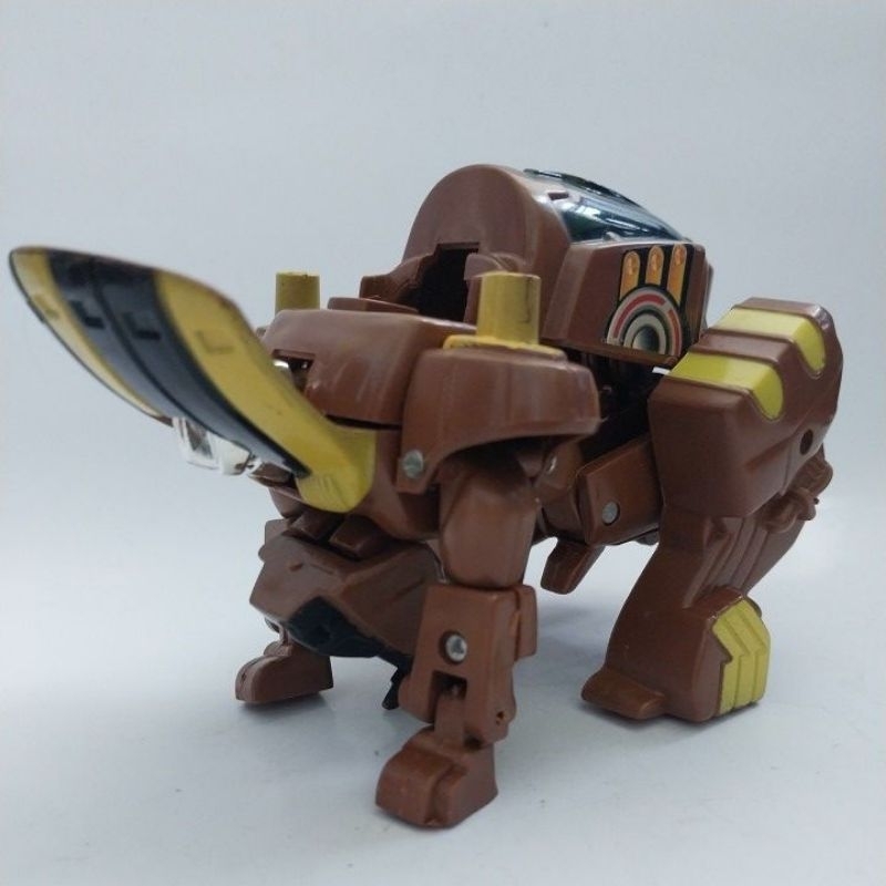 มือ2ข้อหลวม ของมีตามภาพ, ฟิกเกอร์รูปสัตว์แปลงร่างจากบาคุกัน Bakukan