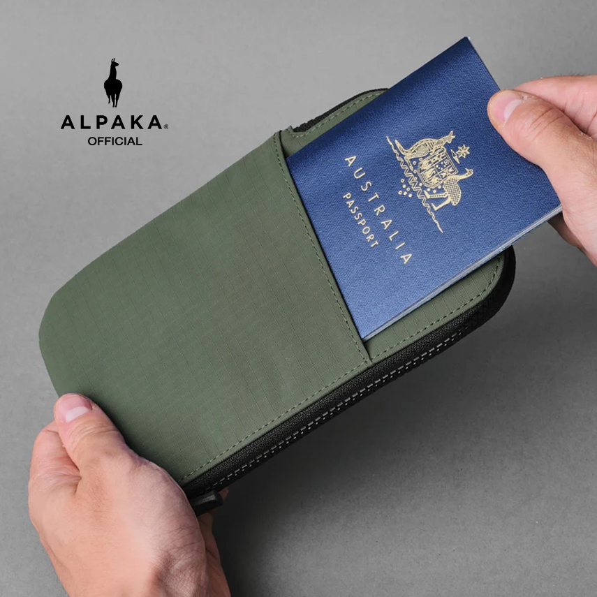กระเป๋าสตางค์ Alpaka - Zip Travel Wallet