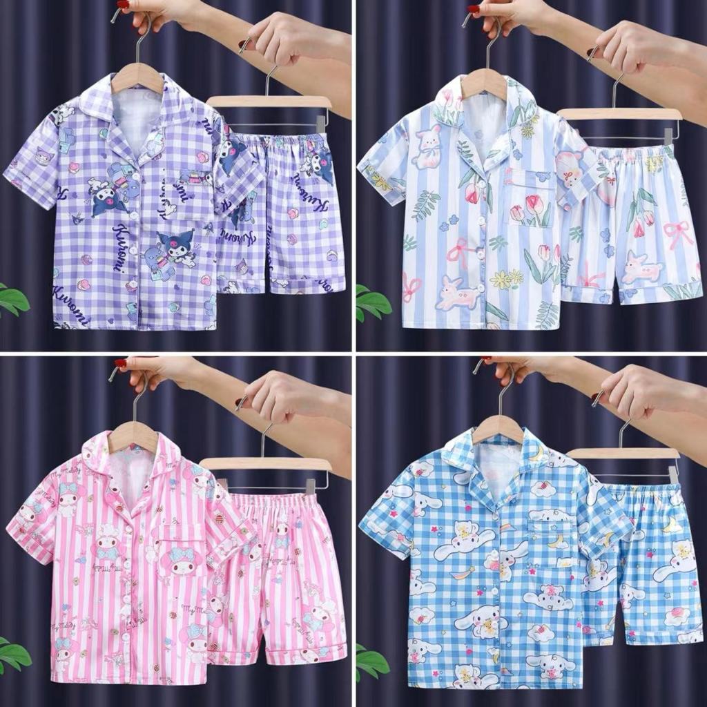 ชุดนอนเด็ก เสื้อผ้าสาวๆ ชุดนอนเด็กผู้หญิง ชุดนอนผ้าซาติน ลายการ์ตูนน่ารัก เนื้อผ้านุ่ม และลื่น 90~152cm
