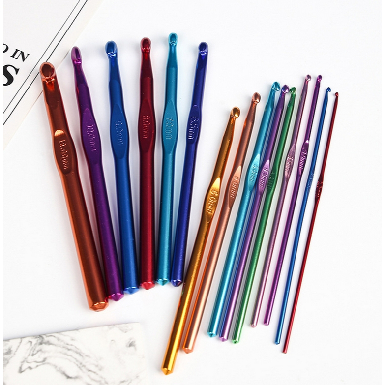 เข็มโครเชต์ ถักไหมพรม มีหลายขนาด ยาว 14.5 cm. (พร้อมส่งจากไทย)