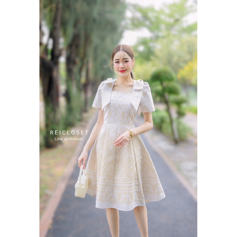 ผ้าไทย ตรงปก100% สีขาวงาช้าง ผ้าทอลาย ชุดงานบวช ชุดสุภาพ ชุดเดรส แต่งโบว์ไหล่ พร้อมส่ง