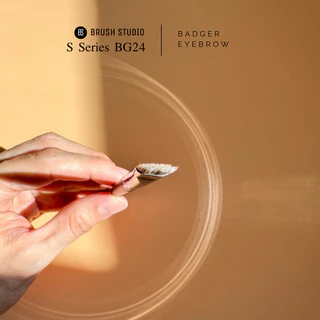 BRUSH STUDIO BG24 Badger Eyebrow Brush : แปรงเขียนคิ้วขนแบดเจอร์